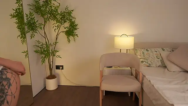 Snapshot of Peopleneedlove144 chatting on 01-10-26, 02:19 Peopleneedlove144 online show from 01-10-26, 02:19