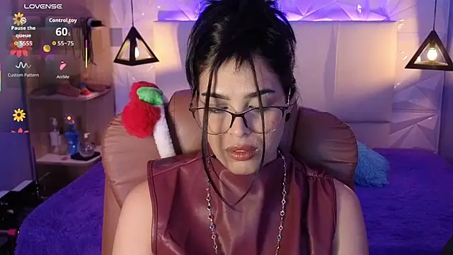 Snapshot of AlessiaVal_ chatting on 12-20-25, 08:05 AlessiaVal online show from 12-20-25, 08:05