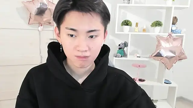 Snapshot of Miram_Yu chatting on 12-12-24, 07:48 Miram Yu online show from 12-12-24, 07:48