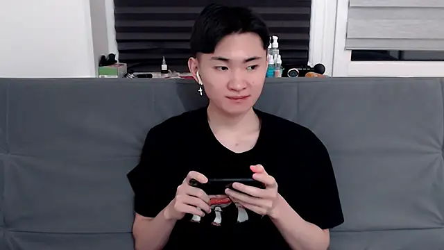 Snapshot of Miram_Yu chatting on 02-07-25, 09:48 Miram Yu online show from 02-07-25, 09:48