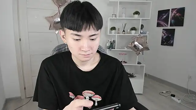 Snapshot of Miram_Yu chatting on 02-08-25, 09:36 Miram Yu online show from 02-08-25, 09:36