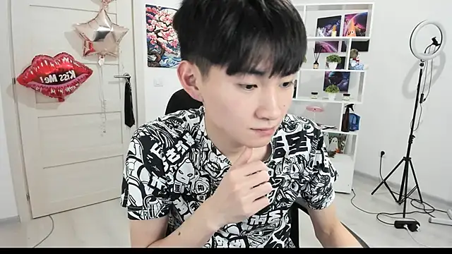 Snapshot of Miram_Yu chatting on 10-05-25, 08:40 Miram Yu online show from 10-05-25, 08:40