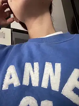 HannaRhodes online show from 01-25-25, 12:37