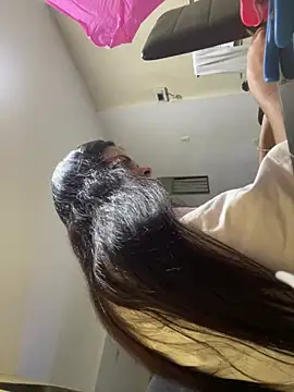 Snapshot of HannaRhodes chatting on 01-11-26, 03:00 HannaRhodes online show from 01-11-26, 03:00