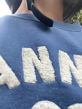 Snapshot of HannaRhodes chatting on 02-03-26, 01:16 HannaRhodes online show from 02-03-26, 01:16