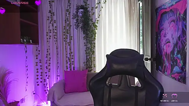 Snapshot of HannaRhodes chatting on 02-14-26, 02:58 HannaRhodes online show from 02-14-26, 02:58