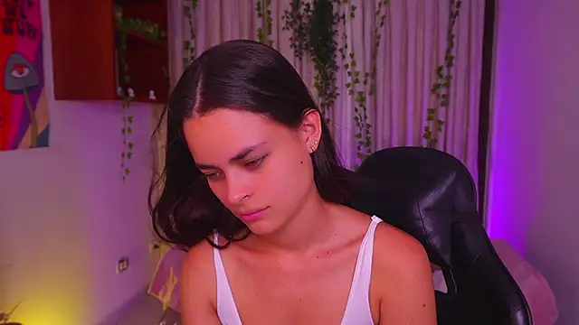 Snapshot of HannaRhodes chatting on 03-09-26, 02:43 HannaRhodes online show from 03-09-26, 02:43