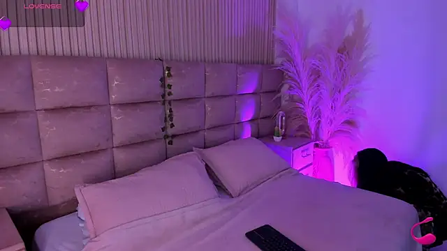 HannaRhodes online show from 07-10-26, 02:52