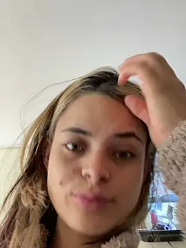 HannaRhodes online show from 07-12-26, 01:35