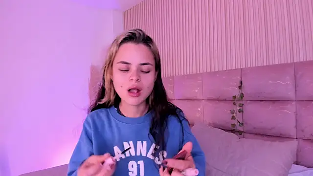 HannaRhodes online show from 07-23-26, 02:15