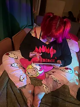 Snapshot of puffpixiee chatting on 12-29-24, 06:27 puffpixiee online show from 12-29-24, 06:27