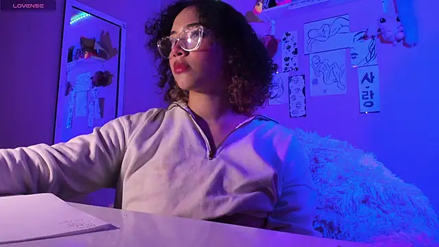 Snapshot of MadelineBenet chatting on 02-10-25, 02:08 MadelineBenet online show from 02-10-25, 02:08