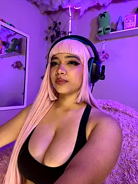 Snapshot of MadelineBenet chatting on 10-20-25, 12:44 MadelineBenet online show from 10-20-25, 12:44