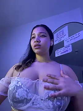 Snapshot of MadelineBenet chatting on 01-18-26, 01:42 MadelineBenet online show from 01-18-26, 01:42