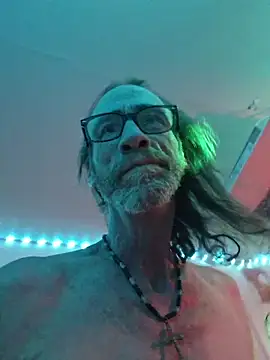 Snapshot of Undercover_Pornstar chatting on 03-08-26, 01:14 Undercover Pornstar online show from 03-08-26, 01:14