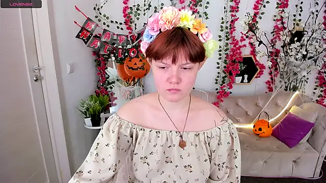 DreamyLuna online show from 10-24-25, 08:16