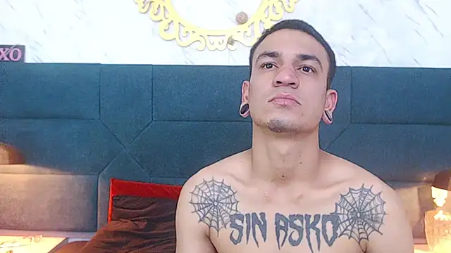 Snapshot of salome_daniel chatting on 10-24-25, 07:43 salome daniel online show from 10-24-25, 07:43