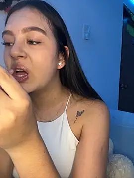 Snapshot of kanne_mia chatting on 11-07-25, 11:05 kanne mia online show from 11-07-25, 11:05