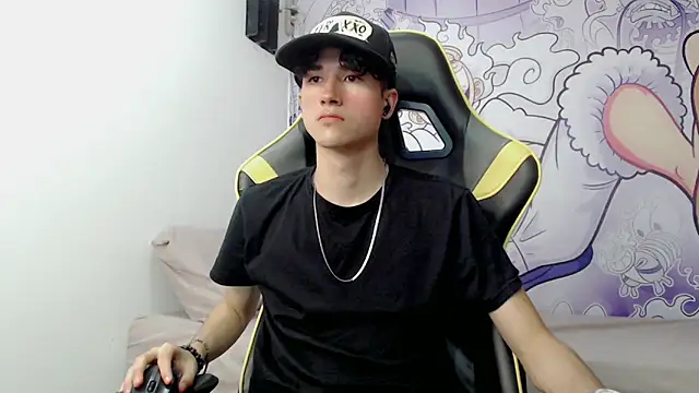 Snapshot of johnny_cagee chatting on 01-07-25, 03:35 johnny cagee online show from 01-07-25, 03:35