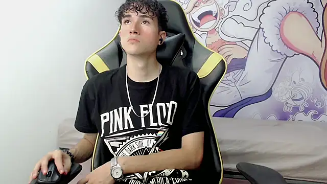 Snapshot of johnny_cagee chatting on 01-08-25, 04:12 johnny cagee online show from 01-08-25, 04:12