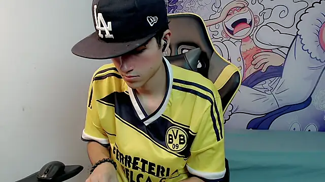 Snapshot of johnny_cagee chatting on 02-08-25, 03:41 johnny cagee online show from 02-08-25, 03:41