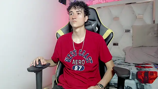 Snapshot of johnny_cagee chatting on 10-02-25, 04:30 johnny cagee online show from 10-02-25, 04:30