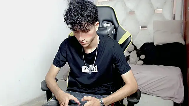 Snapshot of johnny_cagee chatting on 01-10-26, 04:14 johnny cagee online show from 01-10-26, 04:14