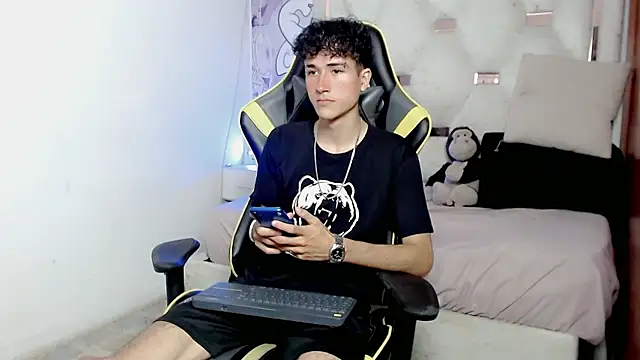 Snapshot of johnny_cagee chatting on 01-14-26, 05:57 johnny cagee online show from 01-14-26, 05:57