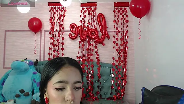 Snapshot of stephania_t chatting on 02-14-25, 10:49 stephania t online show from 02-14-25, 10:49