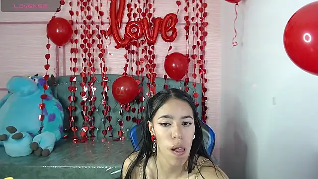 Snapshot of stephania_t chatting on 02-14-25, 04:52 stephania t online show from 02-14-25, 04:52