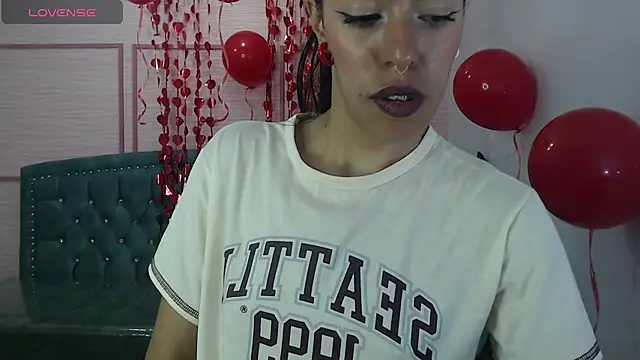 Snapshot of stephania_t chatting on 02-15-25, 01:38 stephania t online show from 02-15-25, 01:38
