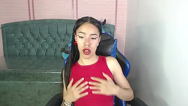 Snapshot of stephania_t chatting on 02-21-25, 10:04 stephania t online show from 02-21-25, 10:04