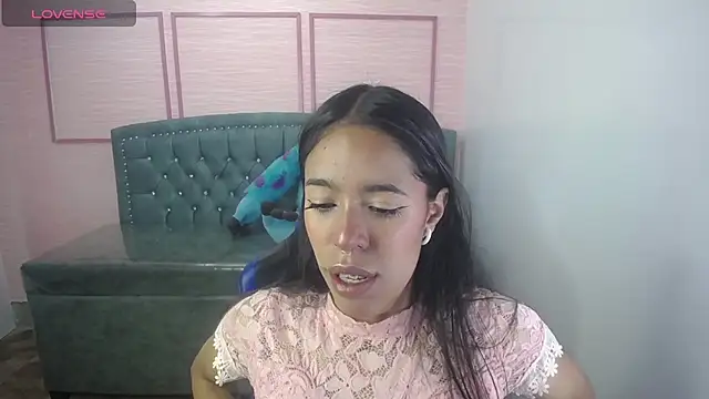 Snapshot of stephania_t chatting on 03-03-25, 10:28 stephania t online show from 03-03-25, 10:28