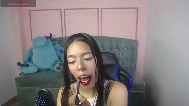 Snapshot of stephania_t chatting on 03-07-25, 10:56 stephania t online show from 03-07-25, 10:56