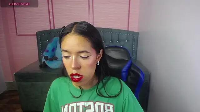 Snapshot of stephania_t chatting on 03-12-25, 10:59 stephania t online show from 03-12-25, 10:59