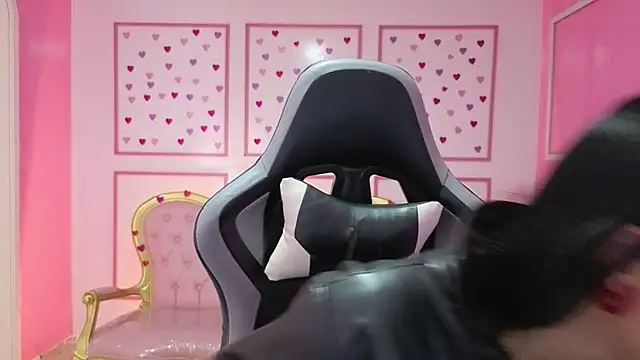 Snapshot of stephania_t chatting on 09-30-25, 11:37 stephania t online show from 09-30-25, 11:37