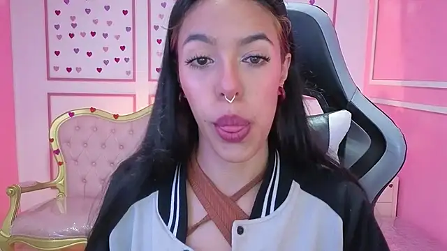 Snapshot of stephania_t chatting on 10-07-25, 12:35 stephania t online show from 10-07-25, 12:35