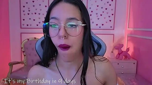 Snapshot of stephania_t chatting on 10-08-25, 12:47 stephania t online show from 10-08-25, 12:47