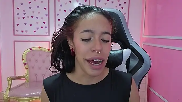 Snapshot of stephania_t chatting on 10-11-25, 11:42 stephania t online show from 10-11-25, 11:42