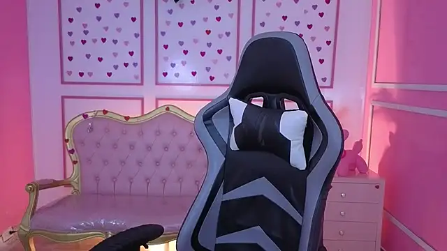 Snapshot of stephania_t chatting on 10-23-25, 11:42 stephania t online show from 10-23-25, 11:42