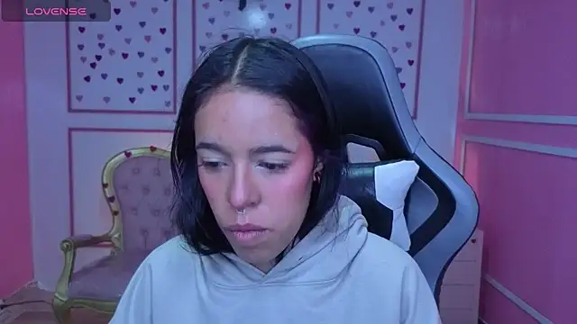 Snapshot of stephania_t chatting on 11-01-25, 12:40 stephania t online show from 11-01-25, 12:40