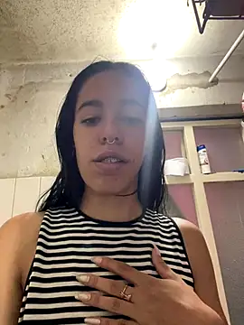 Snapshot of stephania_t chatting on 11-03-25, 07:59 stephania t online show from 11-03-25, 07:59