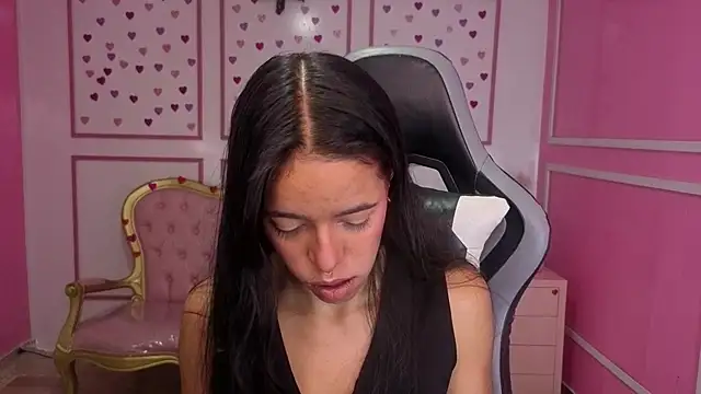 Snapshot of stephania_t chatting on 11-10-25, 12:26 stephania t online show from 11-10-25, 12:26