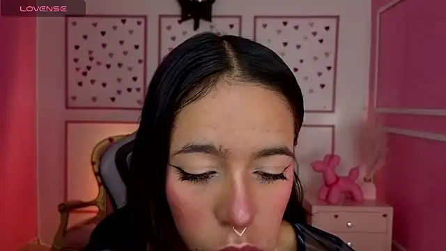 Snapshot of stephania_t chatting on 11-27-25, 11:56 stephania t online show from 11-27-25, 11:56