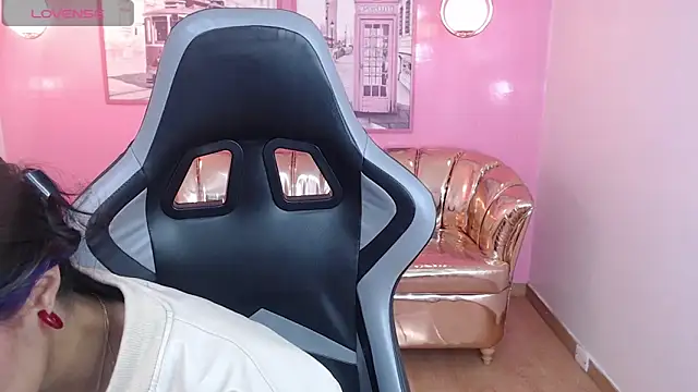 Snapshot of stephania_t chatting on 12-04-25, 12:47 stephania t online show from 12-04-25, 12:47