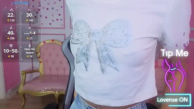 Snapshot of stephania_t chatting on 12-15-25, 12:31 stephania t online show from 12-15-25, 12:31