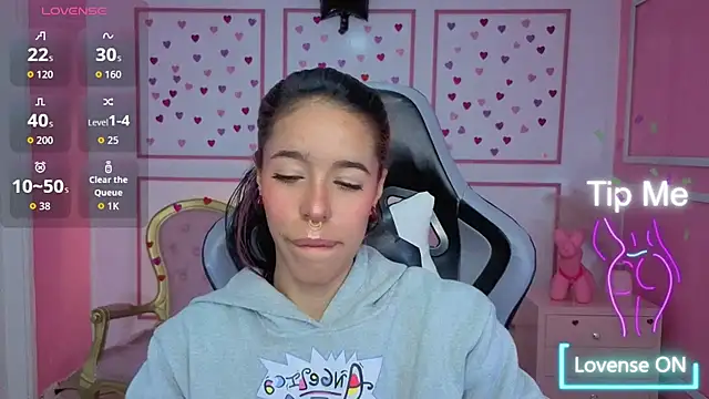 Snapshot of stephania_t chatting on 01-09-26, 12:30 stephania t online show from 01-09-26, 12:30