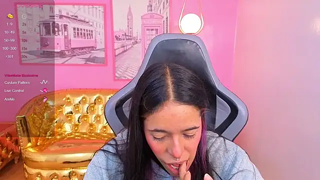 Snapshot of stephania_t chatting on 02-15-26, 12:36 stephania t online show from 02-15-26, 12:36