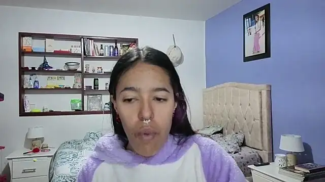 Snapshot of stephania_t chatting on 02-17-26, 02:35 stephania t online show from 02-17-26, 02:35