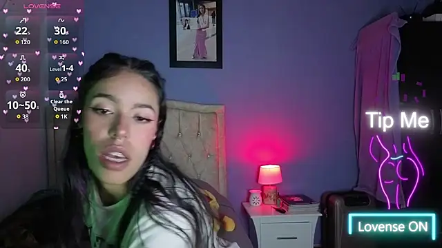 Snapshot of stephania_t chatting on 03-05-26, 04:58 stephania t online show from 03-05-26, 04:58